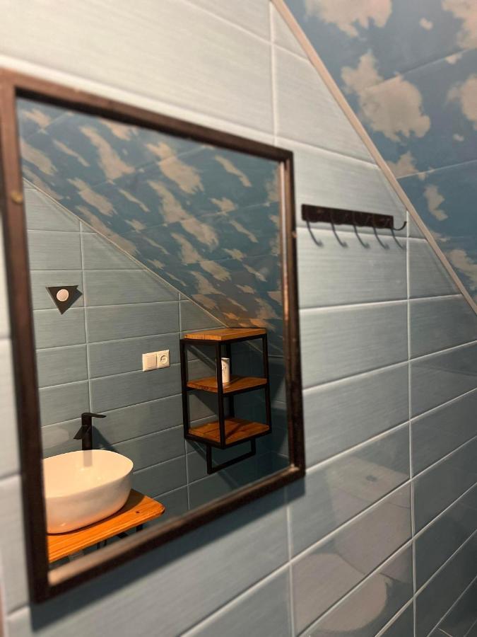 Nino & Irodi'S Guest House クタイシ エクステリア 写真