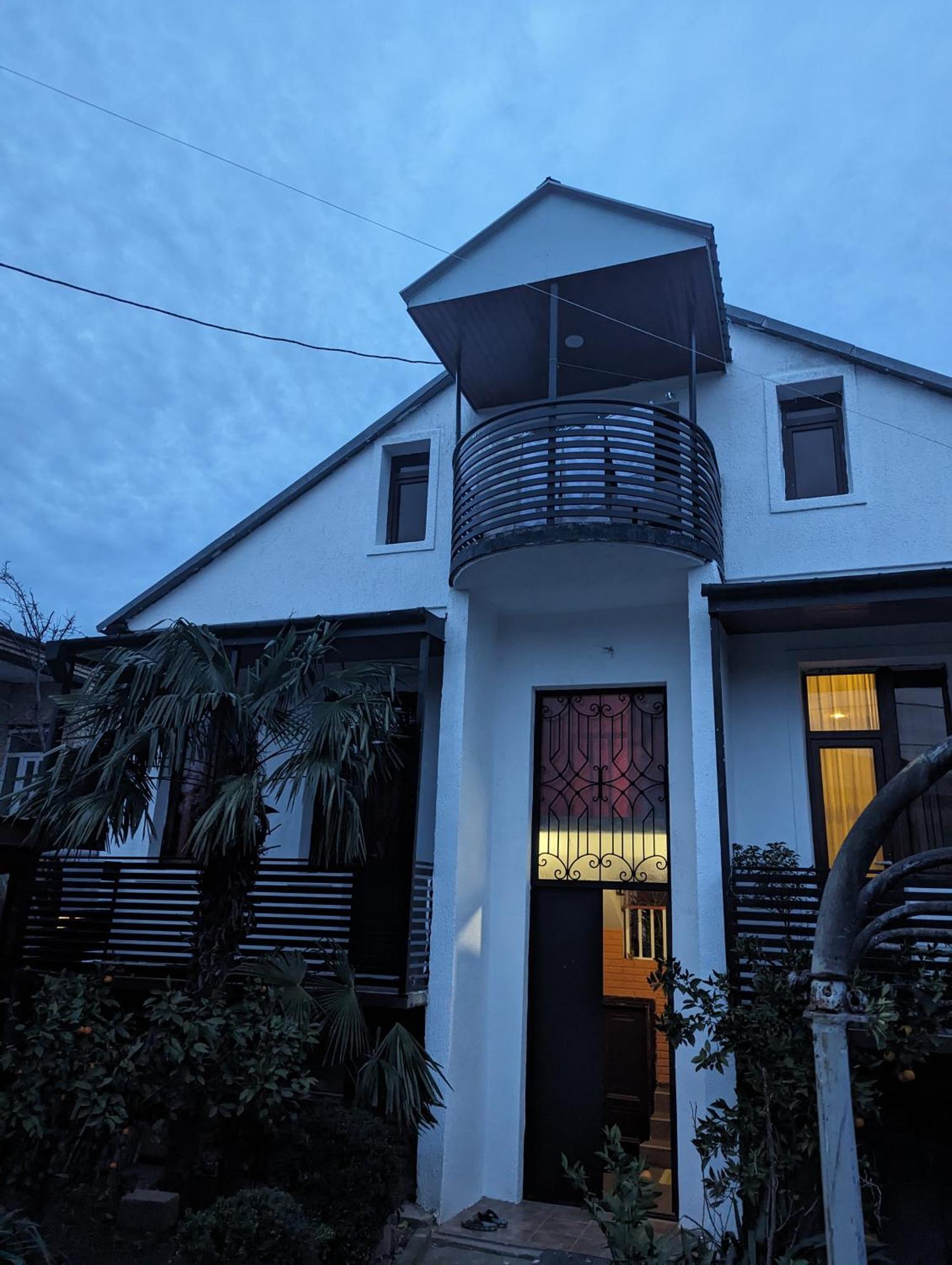Nino & Irodi'S Guest House クタイシ エクステリア 写真