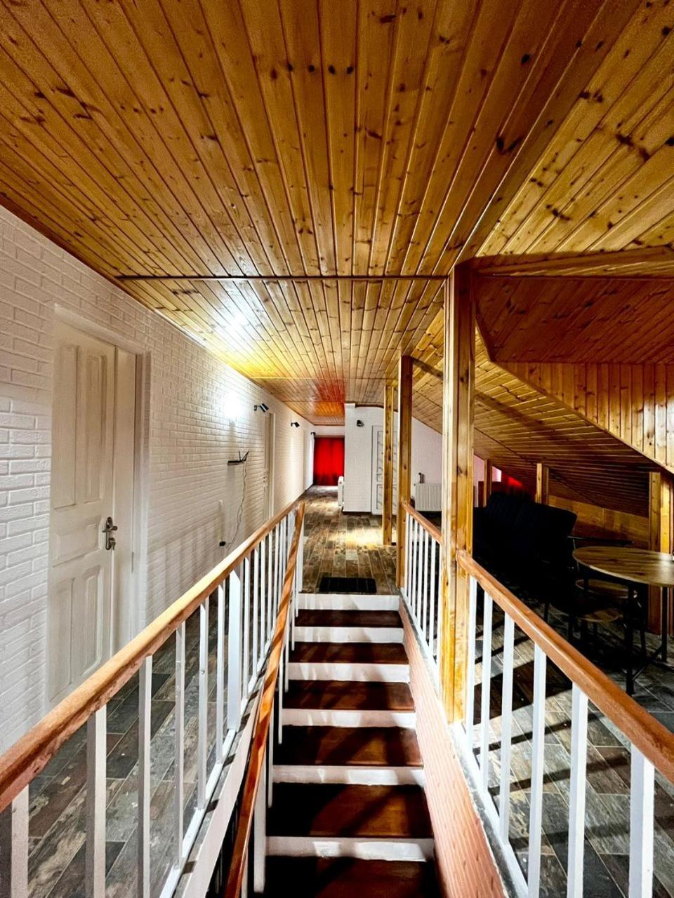Nino & Irodi'S Guest House クタイシ エクステリア 写真