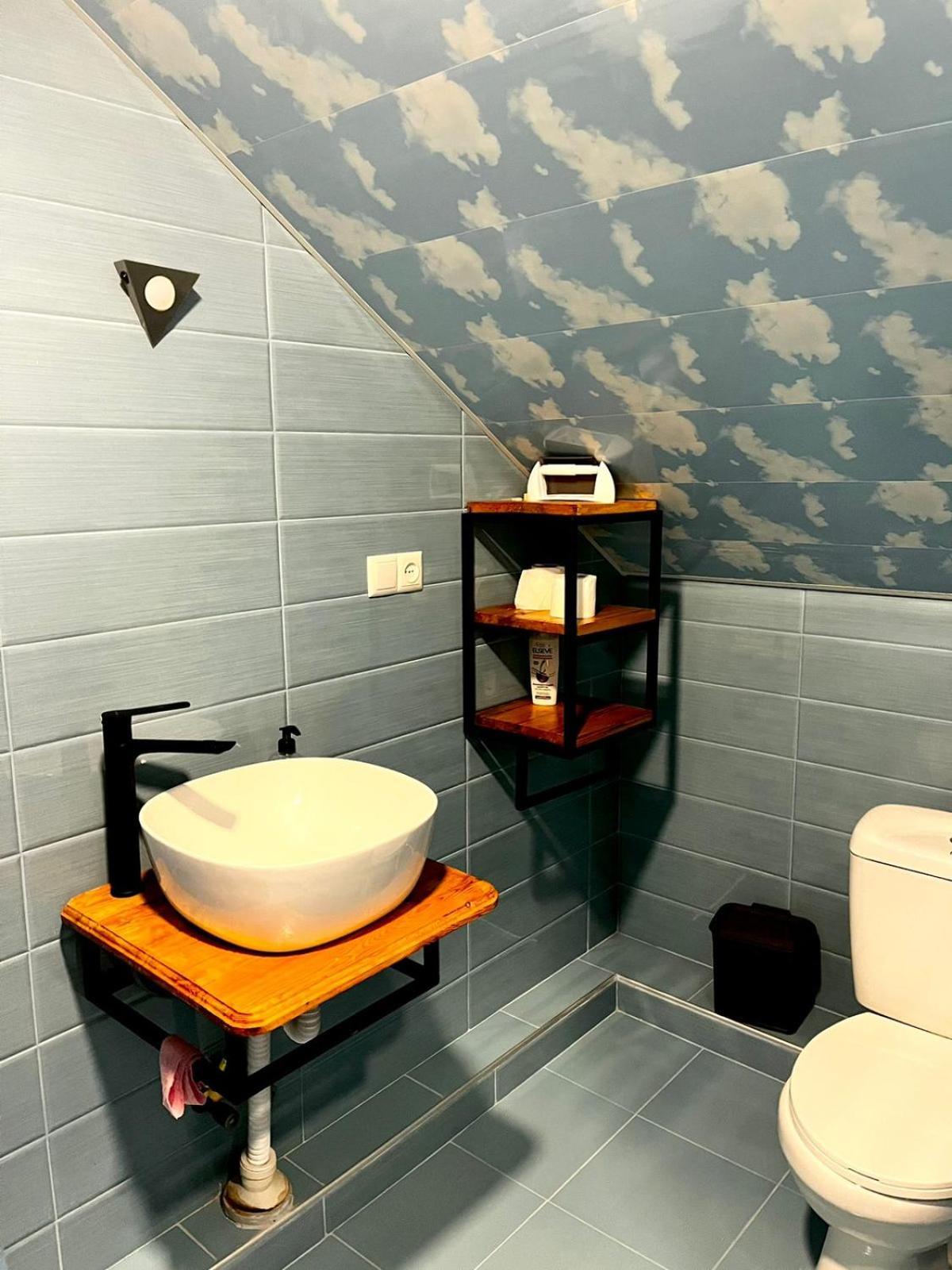 Nino & Irodi'S Guest House クタイシ エクステリア 写真